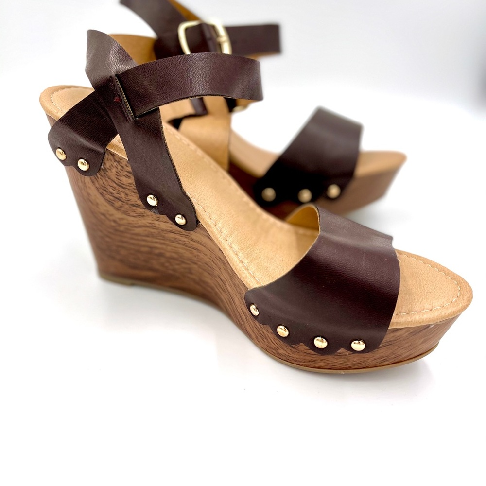 Wedges- Diva brown wedges size 8